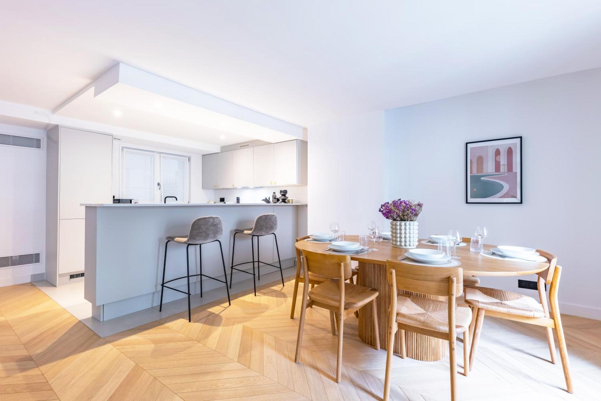 Brand New 3 Bedrooms Facing Madeleine/st Honore *