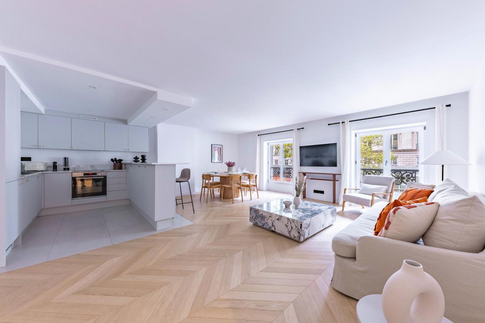 Brand New 3 Bedrooms Facing Madeleine/st Honore Appartement Parijs