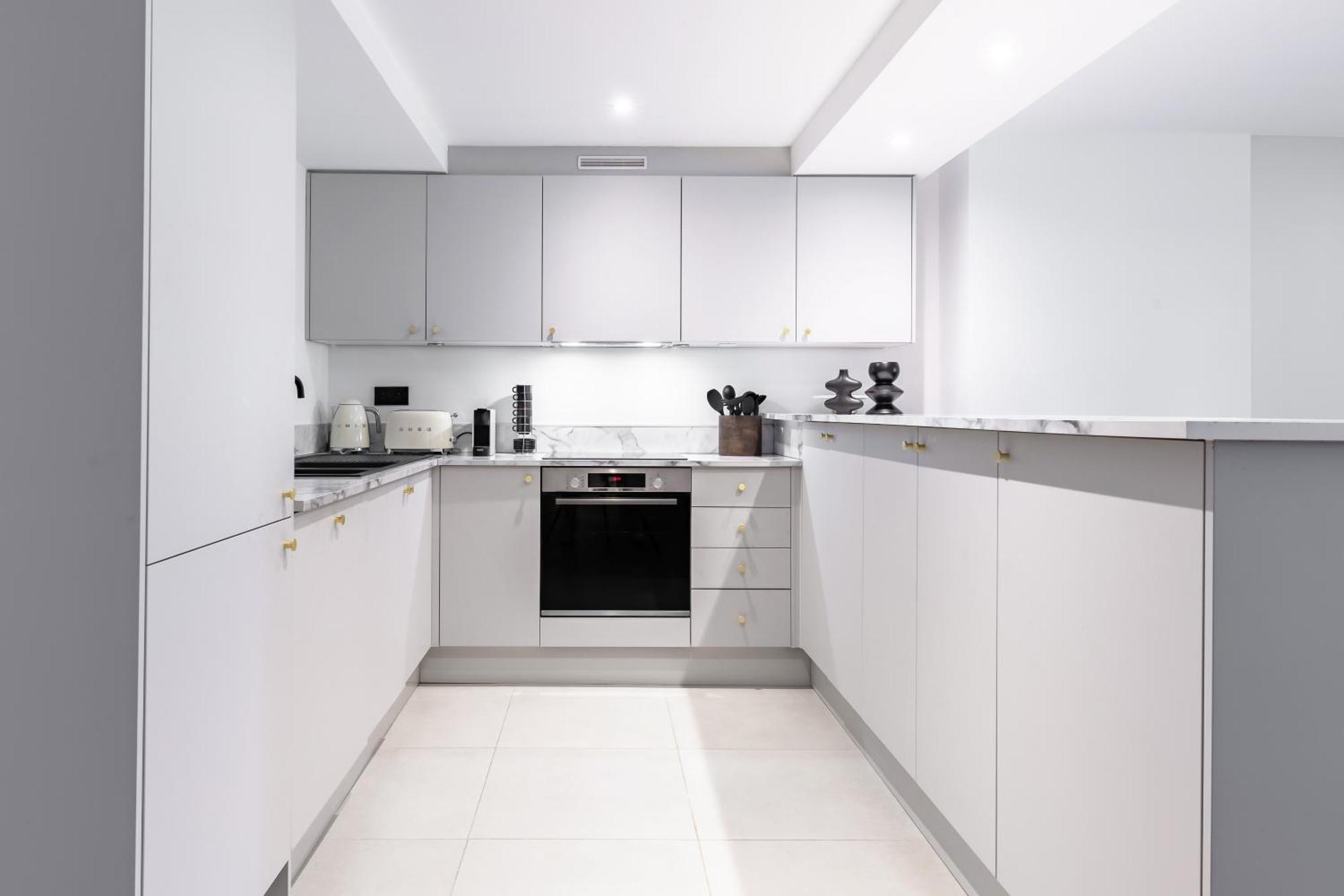 Brand New 3 Bedrooms Facing Madeleine/st Honore *