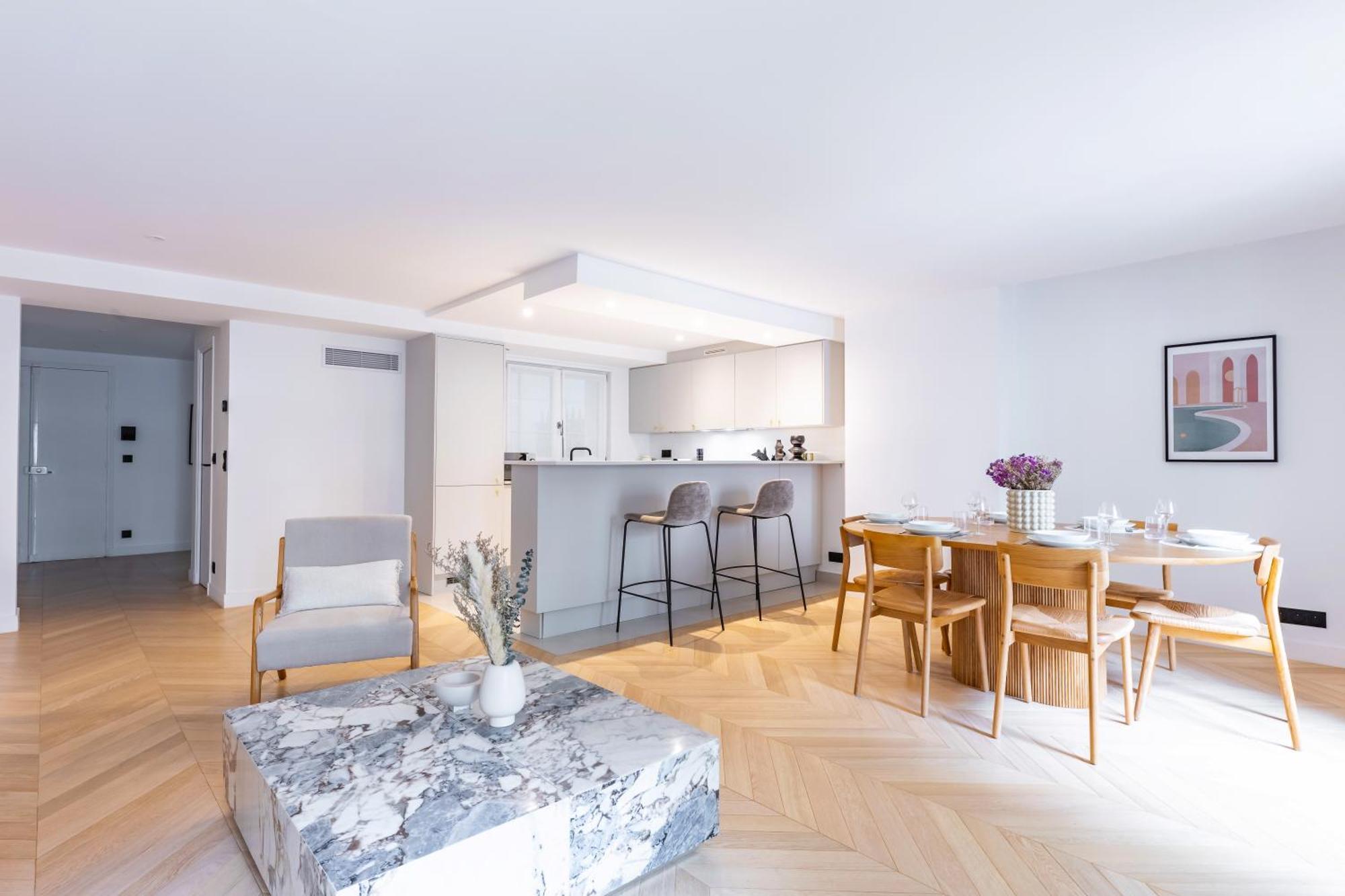 Brand New 3 Bedrooms Facing Madeleine/st Honore Appartement *